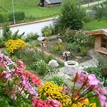 Suzanne\'s B&B&Gardens